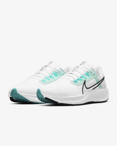 Cute Running Shoes, Nike Air Zoom Pegasus 38, Air Zoom Pegasus 38, Basket Sport, Preppy Shoes, All Nike Shoes, Nike Pegasus, Cute Nike Shoes, Sport Shoes Women