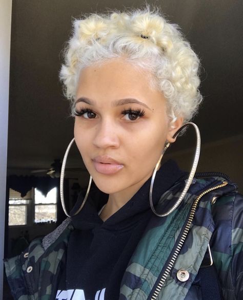 Platinum Afro, Platinum Blonde Twa, Platinum Blonde Natural Hair, Short Platinum Blonde Hair Black Women, Short Blonde Curls, Hair Short Cuts, Natural Hair Short, Short Platinum Blonde Hair, Finger Waves Short Hair