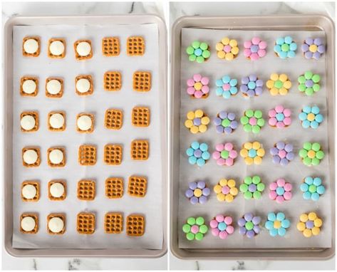 How to make Spring Flower Pretzel Bites Valentine Flower Pretzel Bites, Pretzel Flowers M&m, Flower Pretzels, Pretzel Flowers, Flower Pretzel Bites, 2nd Birthday Cake Ideas, Fun To Bee One, Grape Salad Recipe, Salty Desserts