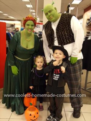 Coolest Shrek and Princess Fiona Costume 25: We are always on the look out for a great couples costume, and because we are of the fuller figure population - great costumes are few and far between. Shrek Character Costumes Women, Shrek Character Costumes Diy, Princess Fiona Costume, Best Homemade Halloween Costumes, Shrek Cosplay Woman, Shrek Characters Cosplay, Fiona Cosplay Shrek, Shrek Costume Diy, Shrek And Fiona Costume