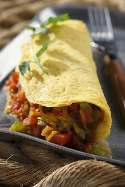 Spanish Omelette Recipe Breakfast, Mexican Omelette Recipe, Mexican Omelette, Egg Bakes, Spanish Omelette, Veggie Omelette, Omelette Recipe, Tasty Baking, Egg Breakfast