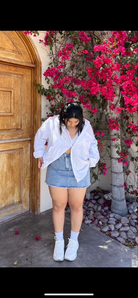 Summer Aesthetic Outfit Plus Size, Plus Size Denim Dress Outfit, Denim Skirt Outfits Plus Size, Outfits Thick Thighs, Plus Size Outfits Denim Skirt, Ig Baddie Outfits Summer, Denim Skirt Outfit Midsize, Denim Mini Skirt Outfit Plus Size, Chubby Outfit Ideas Casual