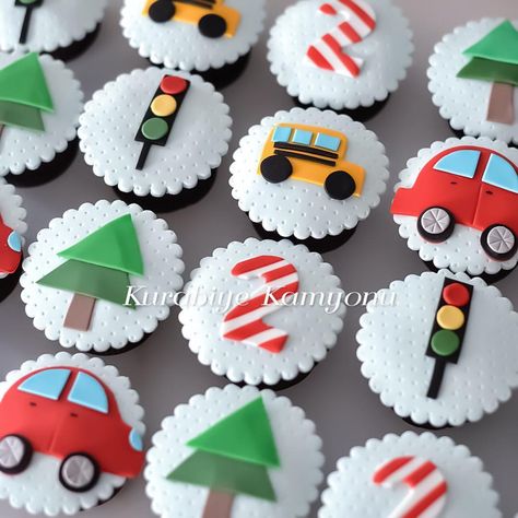 Transport Cupcakes, Learner Driver, Car Birthday Theme, Fondant Cupcake Toppers, School Buses, Cars Theme Birthday Party, Cake Topper Tutorial, 1st Birthday Themes, Simple Birthday Cake