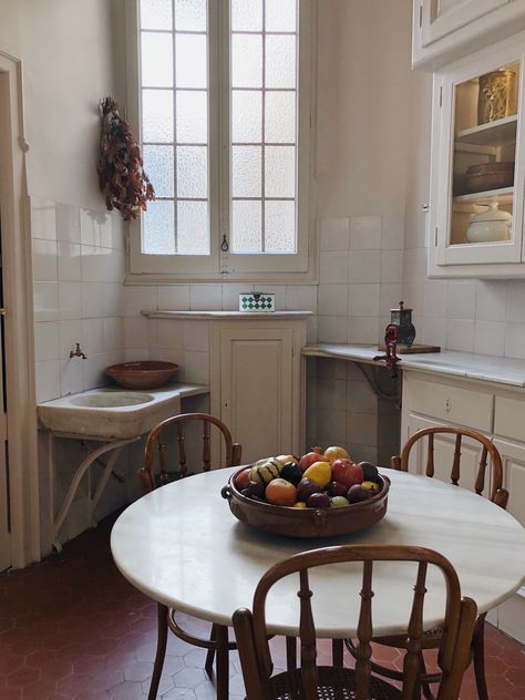 Kitchen from Antoni Gaudis apartment, Casa Mila, Barcelona Spain Gaudi Interior, Spain Interior Design, Barcelona Kitchen, Bohemian Plants, Spain Kitchen, Casa Mila Barcelona, Spain Apartment, Kitchen Ideas Vintage, Casa Mila