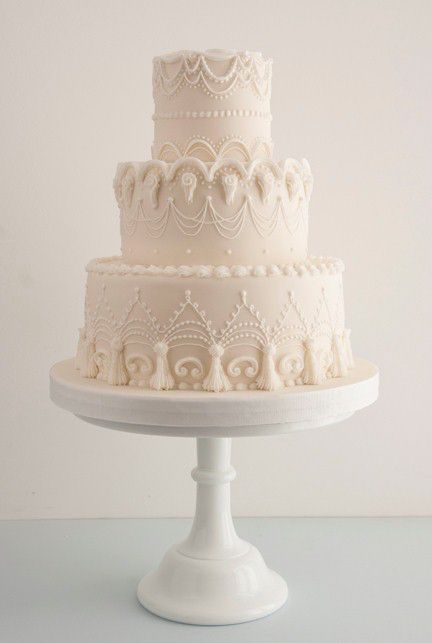 Wedding Cake Trends, Cake Piping, Traditional Wedding Cake, Naked Cakes, Tiered Cake, Amazing Wedding Cakes, Gorgeous Wedding Cake, White Wedding Cakes