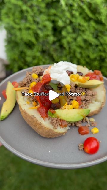 Adelina Jordan on Instagram: "Taco Stuffed Baked Potato 
🥔 🍠🧀🍅🥑

A perfect lunch or dinner that’s macro friendly, easy to make and the whole family will enjoy!!
If you don’t like russet potatoes feel free to swap with sweet potato!! 

Ingredients: 
1 lb ground beef or turkey 
1 onion diced 
1 tsp olive oil 
1 tbsp minced garlic 
1 packet taco seasoning 
4 medium size potatoes 

Toppings of choice per potato 
2 tbsp shredded cheese 
1/4 cup Cherry tomatoes 
1 tbsp Black beans 
1 ounce Avocado sliced 
1 tbsp Corn 
2 tbsp Salsa 
1 tbsp Lite sour cream 

Directions : 
Wash and pat dry the the potatoes 
Poke holes in potatoes with a fork 
Place jn a microwave safe bowl 
Cover with a damp paper towel and microwave for 8 minutes ( or bake at 400 degrees for 45 min ) 
Heat oil in a skillet 
S Stuffed Baked Potato, Stuffed Baked Potatoes, Potato Toppings, Bowl Cover, Avocado Slices, Perfect Lunch, Russet Potatoes, Taco Seasoning, Shredded Cheese