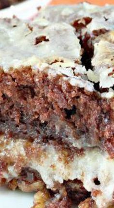 German Chocolate Earthquake Cake Authentic Tiramisu Recipe, Authentic Tiramisu, Earthquake Cake, Torte Cupcake, Tiramisu Recipe, A Piece Of Cake, German Chocolate, Köstliche Desserts, Piece Of Cake