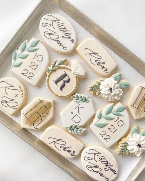 Wedding Shower Cookies Decorated Simple, Wedding Cookies Ideas Easy, Wedding Rehearsal Cookies, Simple Wedding Cookies Royal Icing, Simple Engagement Cookies, Bridal Shower Sugar Cookie Ideas, Wedding Shower Decorated Cookies, Simple Wedding Cookies Decorated, Simple Bridal Shower Cookies