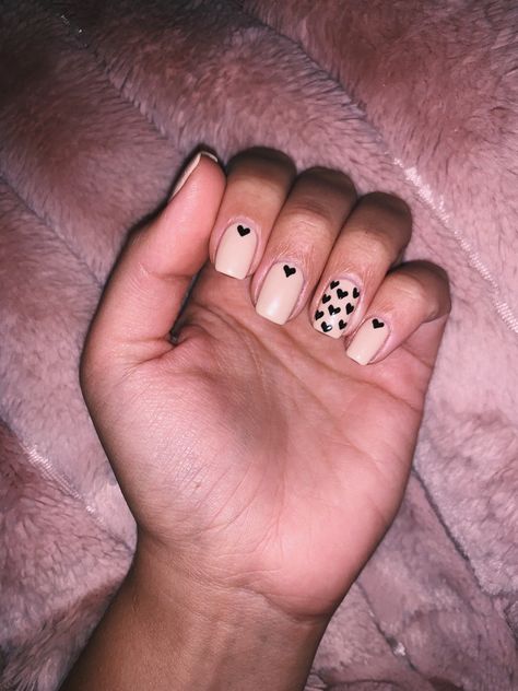 Cute nail design idea for valentines day! Mini black gel hearts and beige gel polish used. Nail Envy, Natural Tan, Heart Nails, Black Heart, Natural Nails, Makeup Nails, Nail Inspo, Rings For Men, Nails