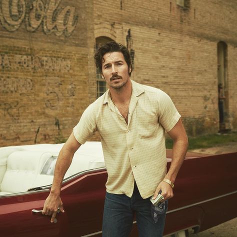 [Photos] Midland’s Mark Wystrach Is HOT!  Here’s The Pics To Prove It! « 100.3 The Bull Midland Band, Mark Wystrach, Country Mens Fashion, Estilo Country, Moustaches, Mens Outfit Inspiration, I'm With The Band, Elegante Casual, Cowboy Style