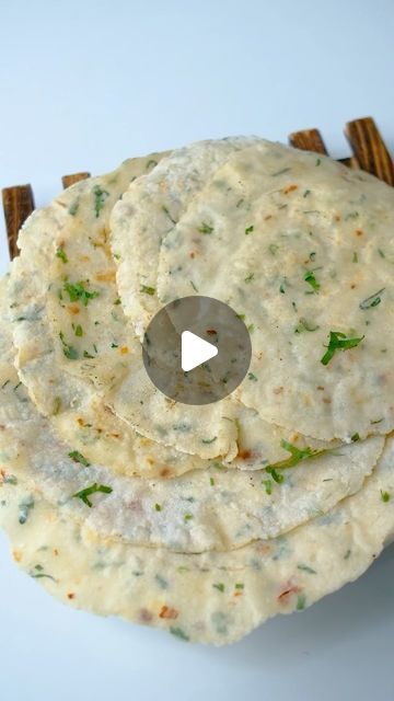 Rice Roti Recipe, Rice Flour Roti, Papad Recipe, Garlic Garlic, Roti Recipe, Green Garlic, Garlic Paste, Lactose Free, Rice Flour