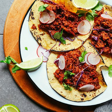 Vegan Barbacoa, Tempeh Tacos, Minimalist Baker, Vegan Tacos, Vegan Cooking, Vegan Dinner Recipes, Tempeh, Vegan Dinners, Plant Based Recipes