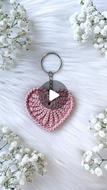 Crochet Heart Keychain, Keychain Pattern, Design Crochet, Crochet Keychain Pattern, February 8, Interesting Ideas, Crochet Design, Crochet Lovers, Heart Keychain