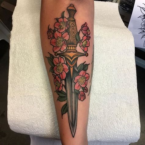 Neo Traditional Knife, Flower Dagger Tattoo, Dagger Tattoo Traditional, American Traditional Dagger, Neo Traditional Dagger Tattoo, Traditional Dagger Tattoo, Traditional Dagger, Black Claws, Dagger Tattoo