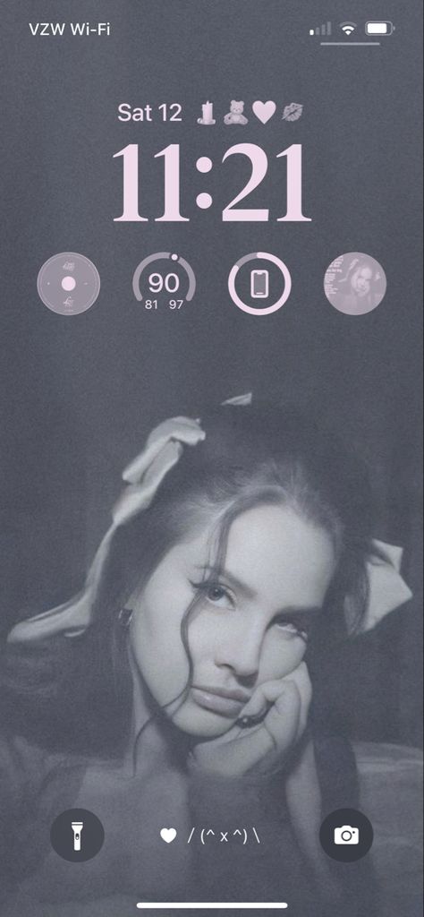 Lana Del Rey Themed Phone, Aesthetic Wallpaper Lock Screen, Lana Wallpaper Iphone, Lana Lockscreen, Lana Del Rey Iphone Wallpaper, Lana Del Rey Lock Screen, Lock Screen Icons, Lana Del Rey Pink Wallpaper, Lana Del Rey Theme