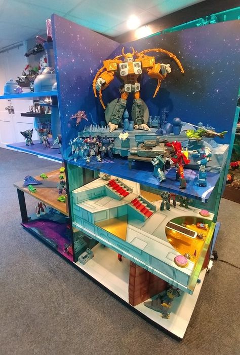 Transformers Display Ideas, Transformers Collection Display, Transformers Diorama, Transformers Display, Transformers Room, Superhero House, Toy Template, Hobby Room Design, Transformers Figures