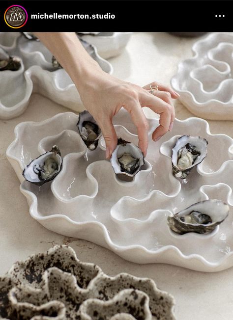 Ceramic Oyster, Oyster Platter, Ceramic Cutlery, Plates Diy, Oyster Plates, Diy Ceramic, Keramik Design, Ceramic Shop, Pottery Crafts