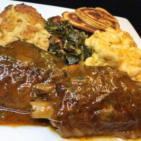 Smothered Oxtails - Delish Grandma's Recipes Southern Smothered Oxtails Recipe, Oxtail And Gravy Recipe, Oxtail Recipes Southern Stovetop, Ox Tail Recipe Southern, Smothered Oxtails And Gravy, Baked Oxtails, Southern Oxtails Soul Food, Oxtails And Gravy Recipe, Smothered Oxtails