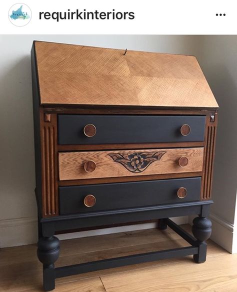 Upcycled Bureau | Vintage Bureau | #UpcycledBureau | Upcycled Bureaux | www.upcycledhour.co.uk Bureau Painting Ideas, Bureau Upcycle Ideas, Bureau Upcycle, Upcycled Furniture Before And After, Writing Bureau, Upcycled Furniture Diy, Secretary Desk, Painted Chairs, Distressed Furniture