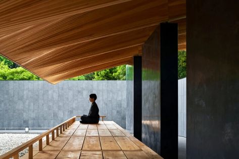 Hiroshi Nakamura, Ginkgo Tree, Shinto Shrine, Tile Covers, Wood Roof, Japanese Architect, Roof Architecture, Roof Structure, Baroque Architecture