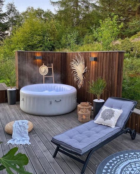 Whirpool Outdoor, Whirlpool Deck, Deco Spa, Hot Tub Landscaping, Hot Tub Patio, Small Backyard Design Ideas, Backyard Design Ideas Budget, Backyard Design Ideas, Backyard Design Layout