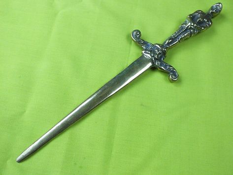 Vintage Brass Knight Figural Debar Dagger Stiletto Small Knife Stiletto Knife, Small Knife, Letter Openers, Types Of Knives, Letter Opener, Knife Collection, Edc Knife, Cool Knives, Fixed Blade Knife