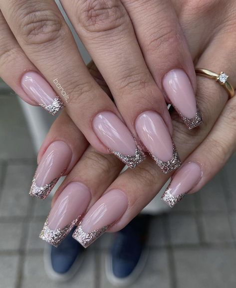 Nail Designs Shiny, Glittery French Nails, Silver And Pink Nails, Sparkly French Tip Nails, Sparkly Nail Designs, Glitter French Nails, Shiny Nails Designs, Pink French Nails, Glitter Tip Nails