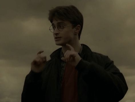 Harry Potter GIFs - This is definitely the funniest part; it gets me every time!! Half Blood Prince, Half Blood, Harry Potter, Prince, Wattpad, Gif, Books