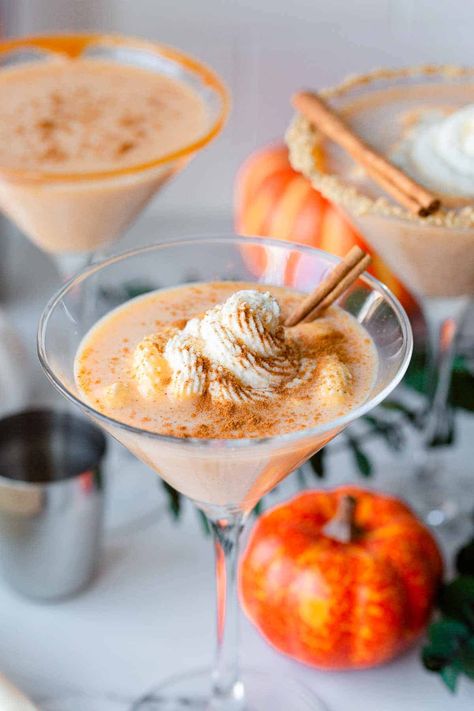 Pumpkin Pie Martini (w/ Rumchata) - Aleka's Get-Together Rumchata Pumpkin Pie Martini, Pumpkin Spice Rumchata, Pumpkin Rumchata Drinks, Pumpkin Pie Drink, Drinks For Fall, Pumpkin Pie Martini Recipe, Pumpkin Spice Martini, Pumpkin Martini, Pumpkin Pie Martini