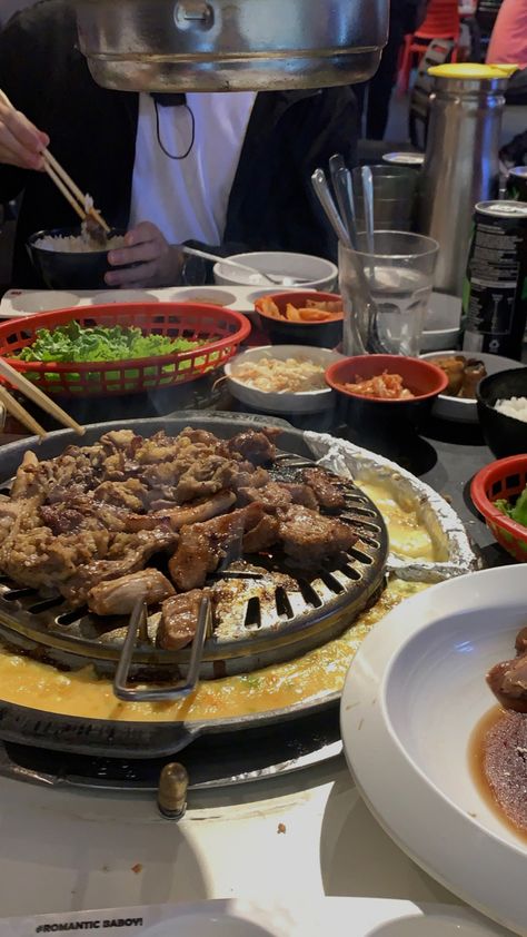 Samgyupsal Fake Story, Samgyupsal With Friends, Samgyup Aesthetic, Samgyupsal Ig Story, Samgyup Date, Date Prank, Boyfriend Dinner, Food Varieties, Food Pranks