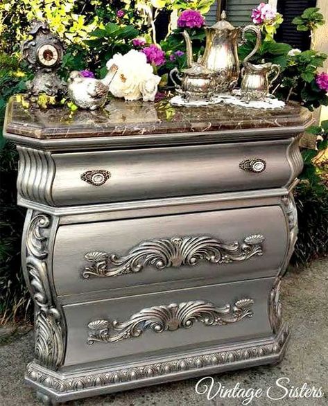 25 Metallic Painted Furniture Ideas - Salvaged Inspirations Metallic Furniture, Interior Cottage, Metallic Painted Furniture, Silver Dresser, How To Paint Furniture, Silver Slippers, Silver Furniture, General Finishes, Furniture Rehab