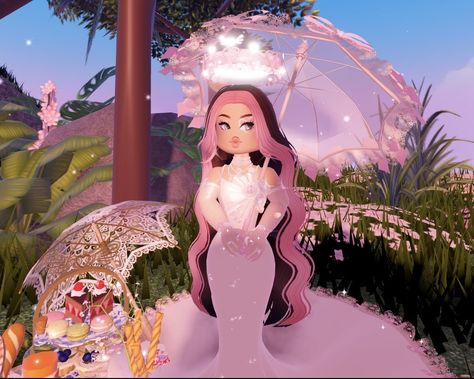 Royale High Goddess of Triumph set. Goddess Of Triumph Set Royale High, Goddess Of Triumph Set, Goddess Of Triumph Royale High, Goddess Of Triumph, Royale High, Aesthetic Anime, Aurora Sleeping Beauty, Disney Princess, Fashion Outfits