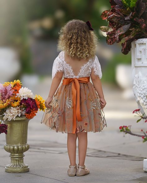 Discover the perfect blend of elegance and charm with our stunning Boho Flower Girl Dress. This knee-length flower girl dress features a bee-shaped unfinished eyelash lace edging that adds a touch of whimsy, complemented by a multi-color fall floral tulle skirt. Ideal for weddings, this dress suits both toddlers and junior bridesmaids. Choose from three sash options: plain, jeweled, or custom-made flower sash. Please specify your sash color in the notes section at checkout, and refer to our satin sash color chart in the photos. For custom flower sashes, indicate your preferred colors in the notes section. Complete the look with our matching hair accessories linked below. This short-sleeve lace flower girl dress is perfect for twirling and special occasions, making your little one the star Fall Wedding Flower Girl, Fall Flower Girl, Fall Flower Girl Dresses, Boho Flower Girl Dress, Wedding November, Flower Wreath Hair, Junior Bridesmaids, Long Flower Girl Dresses, Boho Flower Girl