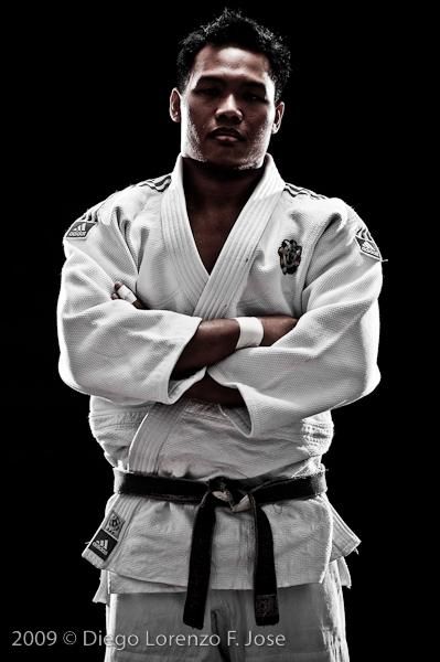 Karate Senior Pictures, Bjj Photoshoot, Jiu Jitsu Photography, Judo Photography, Karate Aesthetic, Karate Photos, Martial Arts Photography, Kyokushin Karate, Gym Setup