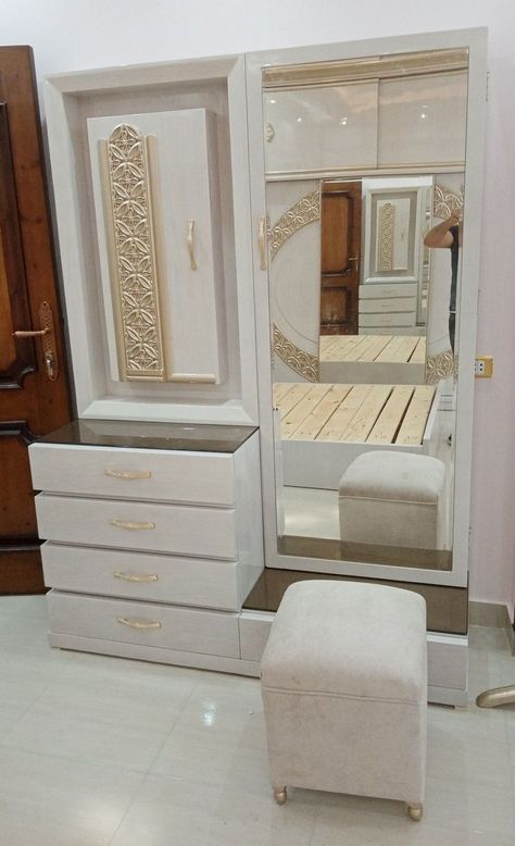 Modern Dressing Table Designs Bedrooms, Aesthetic Dressing Table, Dressing Corner, Dressing Table Aesthetic, Dressing Table Design Bedrooms, Latest Dressing Table Designs, Mdf Bed, Aesthetic Dressing, Dressing Table Ideas