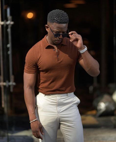 Mens Fashion Casual Dark Skin, Earth Tone Outfits Black Man, Dark Brown Polo Shirt Men Outfit, Old Money Style Black Man, Men’s Vacation Outfit Black Men, Men Formal Outfit, Black Men Casual Style, James Bond Style, Smart Casual Menswear