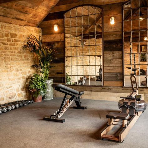 Barn Gym, Mini Gym At Home, Mini Gym At Home Ideas, Basement Gym Ideas, Barn Remodel, House Gym, Mini Gym, Soho Farmhouse, Basement Gym