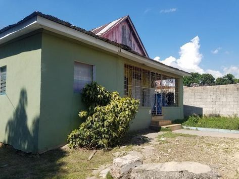 Fixer Upper home for sale in Kingston, excellent income earning potential Fixer Upper Houses, Cheap Property For Sale, Kingston House, Cheap Houses For Sale, Fixer Upper Home, Cheap Houses, Rental Income, St Catherine, Bungalow House Design