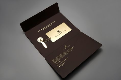 Louis Vuitton Fashion Show, Fashion Invitation, Theme Hotel, Fashion Show Invitation, Inmobiliaria Ideas, Invite Design, Web Design Mobile, Design Invitation, Vip Card