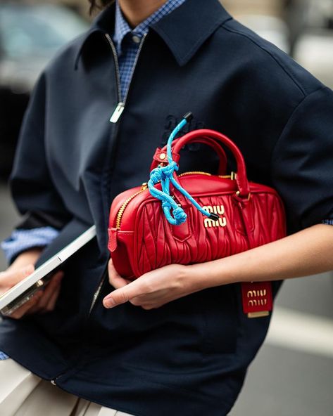 @miumiu #streetstyle during @parisfashionweek #fw24 . . . #fashion #moda #style #styling #fw #fashionweek #pfw #cphfw #mfw #nyfw… | Instagram Miu Miu Winter, Fall Nyc, Winter Bags, Mini Crossbody Purse, Miu Miu Bag, Miu Miu Shoes, Sailing Outfit, Bags Aesthetic, Jewelry Lookbook