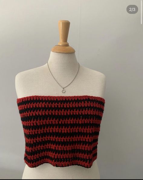 Black And Red Crochet, Crochet Bandeau Top, Red Crochet Top, Top A Crochet, Black Crochet Top, Red Crochet, Crochet Inspo, Fun Crochet, Red Yarn