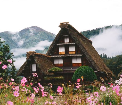 Minka House, Japan Countryside, Architecture Reference, Shirakawa Go, Japanese Mountains, Thatched Roof, Village House, Village House Design, Beautiful Places On Earth