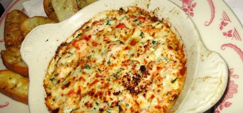 Maggiano's Little Italy Spinach & Artichoke al Forno Recipe Huevos Rancheros Recipe, Restaurant Recipes Famous, Artichoke Dip Recipe, Dipping Sauces Recipes, Artichoke Recipes, Copykat Recipes, Best Italian Recipes, Copycat Restaurant Recipes, Pub Food