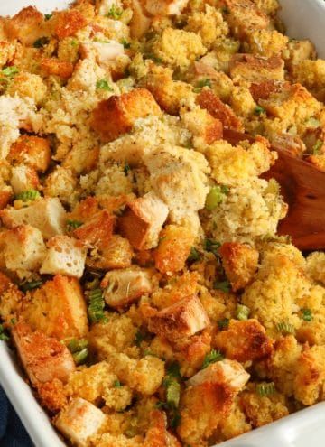 Basic Dressing Recipe, Broth Concentrate, Classic Stuffing Recipe, Cornbread Dressing Recipe, Cornbread Stuffing Recipes, Food Thanksgiving, Cornbread Dressing Southern, Dressing Recipes Cornbread, Cornbread Stuffing