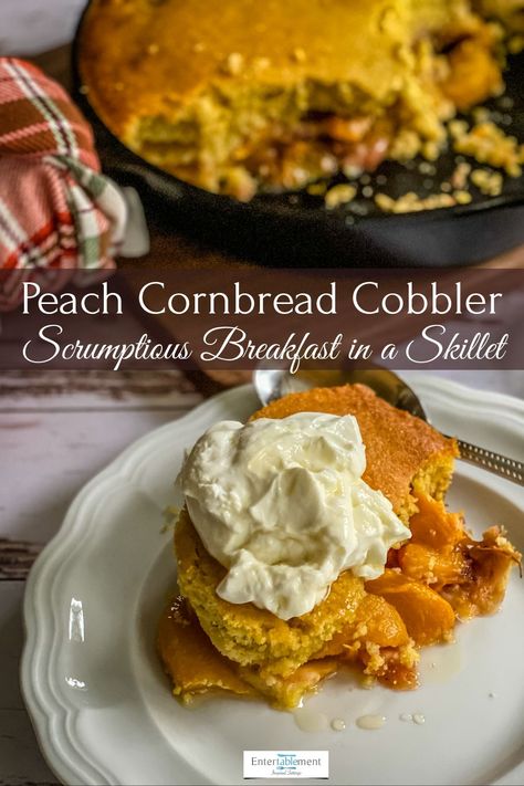 Cornbread Cobbler Recipe, Peach Cornbread, Cornbread Cobbler, Cornbread Dessert, Summer Comfort Food, Skillet Cobbler, Cornbread Skillet, Cornbread Pudding, Baked Peaches