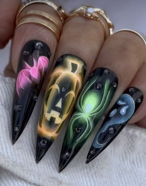 Black Bling Halloween Nails, 2023 Halloween Nails, Halloween Nails 2023, Rocker Nails, Halloween Nail Art Tutorial, Jade Nails, Horror Nails, Holloween Nails, Halloween 23