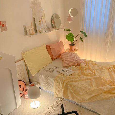 Korean Bedroom Ideas, Dekorasi Kamar Tidur, Pastel Room, Pinterest Room Decor, Minimalist Room, Dreamy Room, Teen Bedroom Decor, Room Design Bedroom, Girl Bedroom Decor