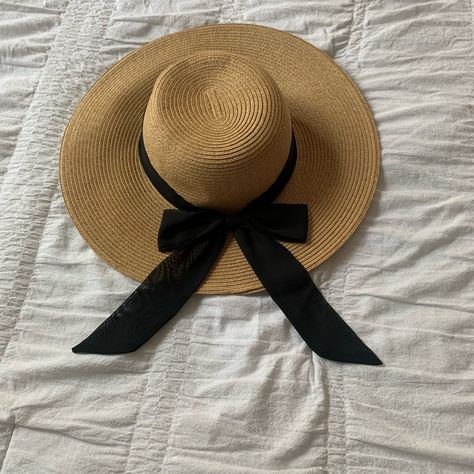 Black Bow Attached Straw Hat Outfit, Straw Hats Outfit, Hat Outfit, Outfits With Hats, Black Bow, Sun Hat, Black Tan, Straw Hat, Black And Tan