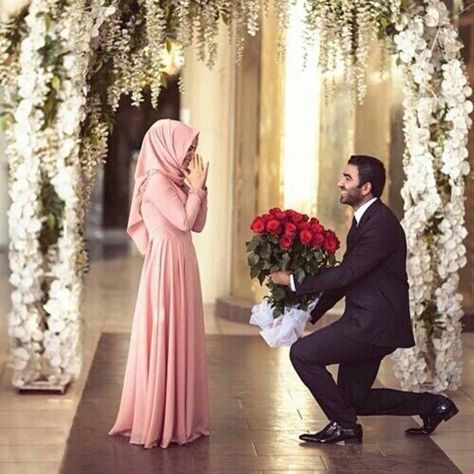 muslim proposing love images Hijabi Brides, Muslim Brides, Islamic Wedding, Muslim Bride, Cute Muslim Couples, Couples Images, Muslim Wedding, Muhammad Ali, Married Couple