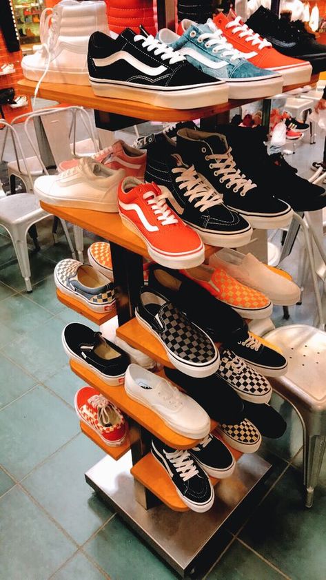 Vans Shoes Fashion, Vans Aesthetic, Cute Vans, Vans Outfit, Hype Shoes, Aesthetic Shoes, Swag Shoes, Store Display, Dream Shoes